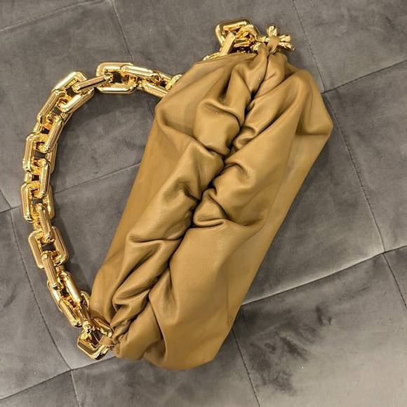 Bottega Veneta Chain pouch clutch lightly used - Picture 5 of 5
